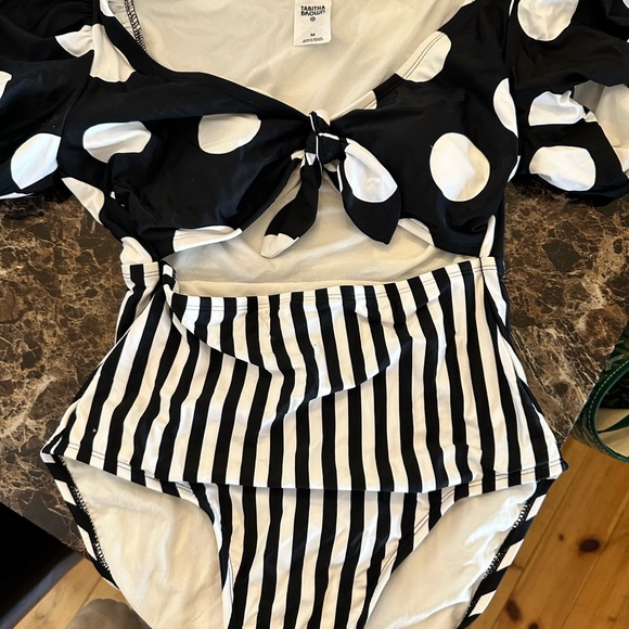 Swimsuit - Picture 2 of 4